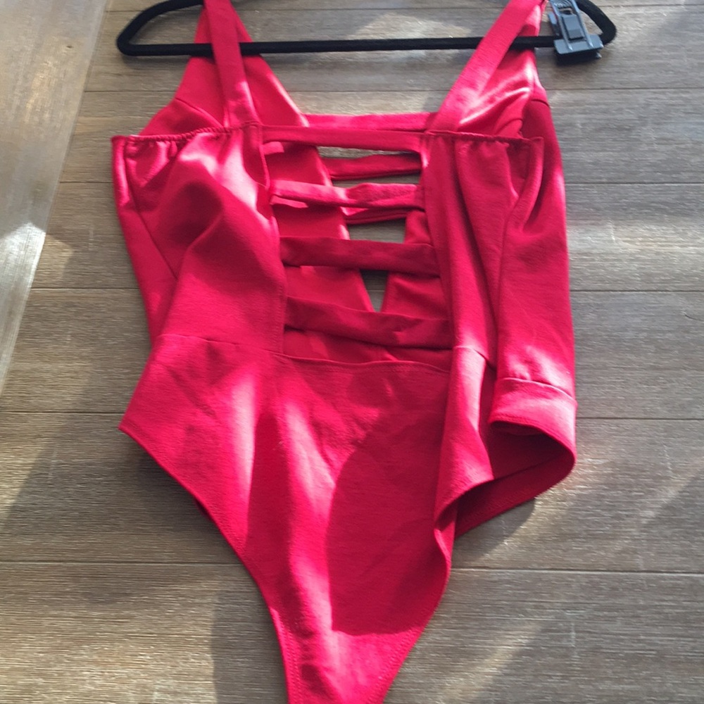 Red sexy top - Picture 2 of 3